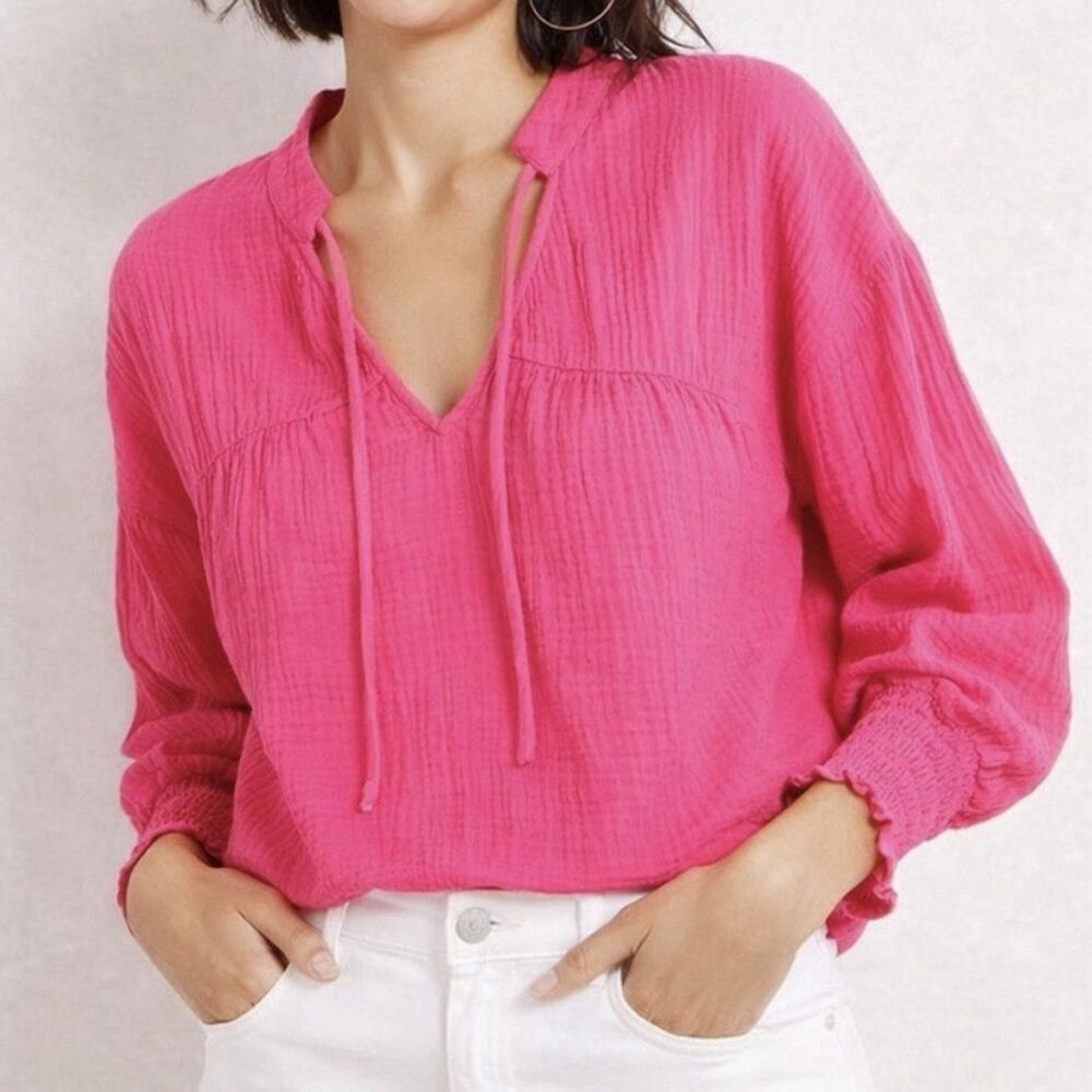 Evereve Top Womens M Eleonore Shocked Gauzy Pink Crinkle Split Neck Smocked Slv